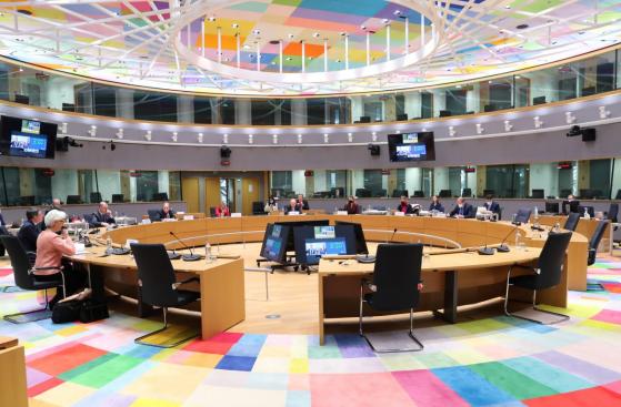 Borse europee in rialzo, oggi riunione straordinaria su energia a Bruxelles