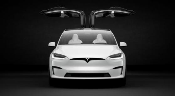 Tesla, Model S e X Long Range costano $5.000 in più