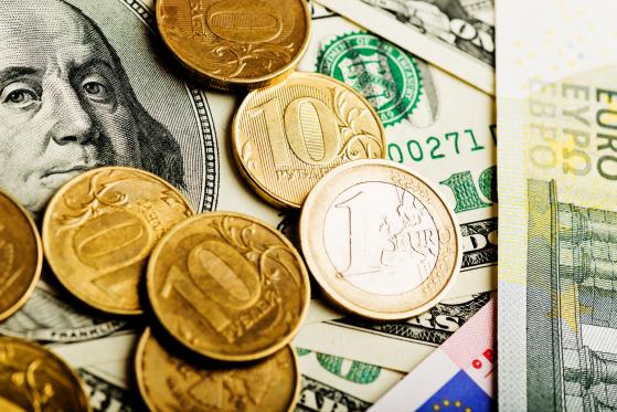 Natixis IM vede l’euro tornare intorno a 1,10 su dollaro solo verso fine 2024
