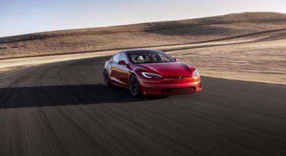 Tesla, nuovo record di velocità per la Model S Plaid