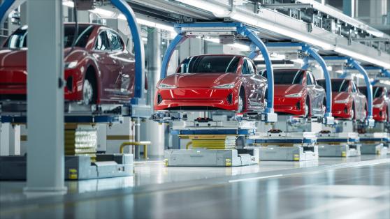 Tesla in frenata, ma settore in crescita: come investire nelle auto elettriche secondo AllianceBernstein