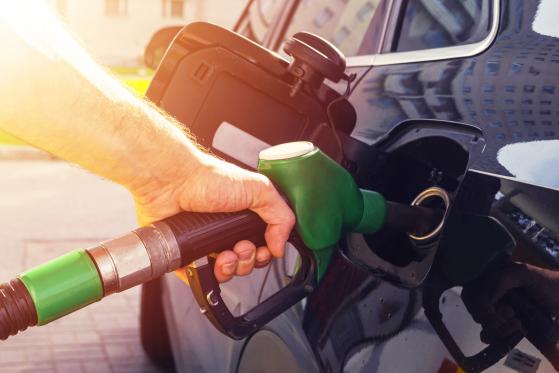 Arriva la nuova tassa sulle auto diesel e benzina, ecco dove si paga di più