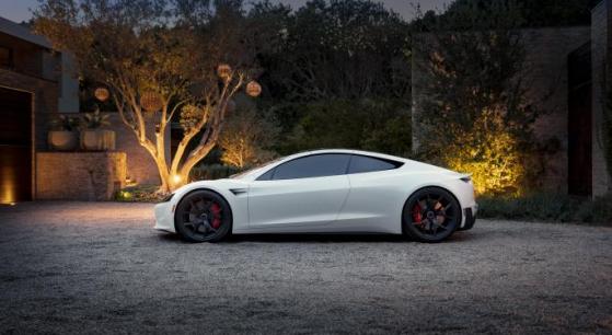 Tesla, consegne Roadster rinviate almeno fino al 2023